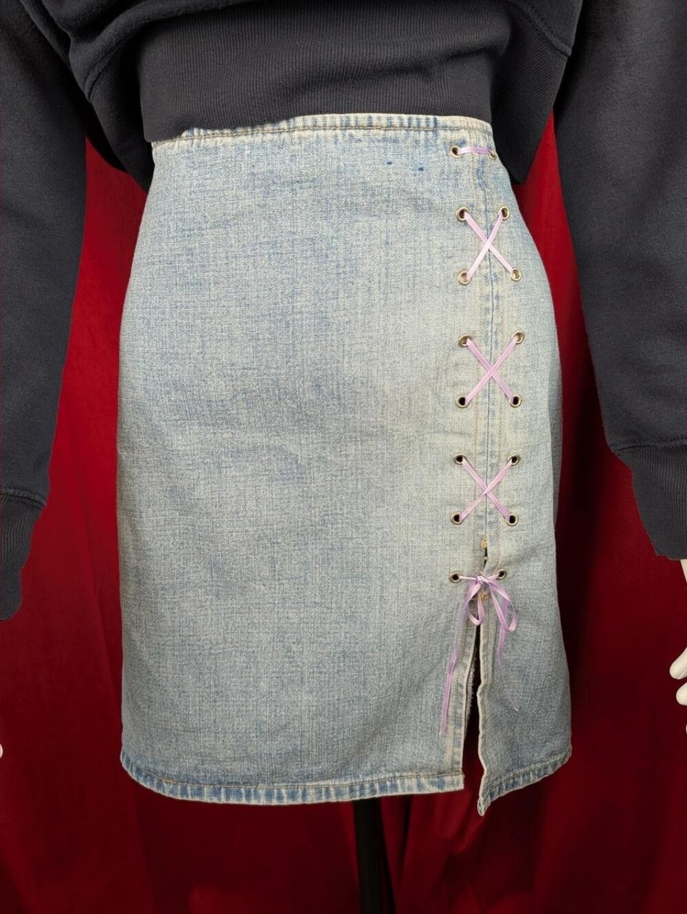 Vintage Y2K Venezia Jeans Clothing Co. Light Blue Denim 100% Cotton Mini Skirt
